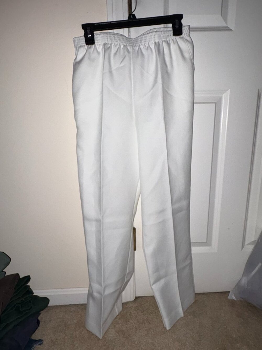 Alfred Dunner pants, solid white, women's size 10P (Petite).